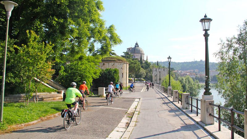 Peschiera Rivoli Veronese Verona, 52km